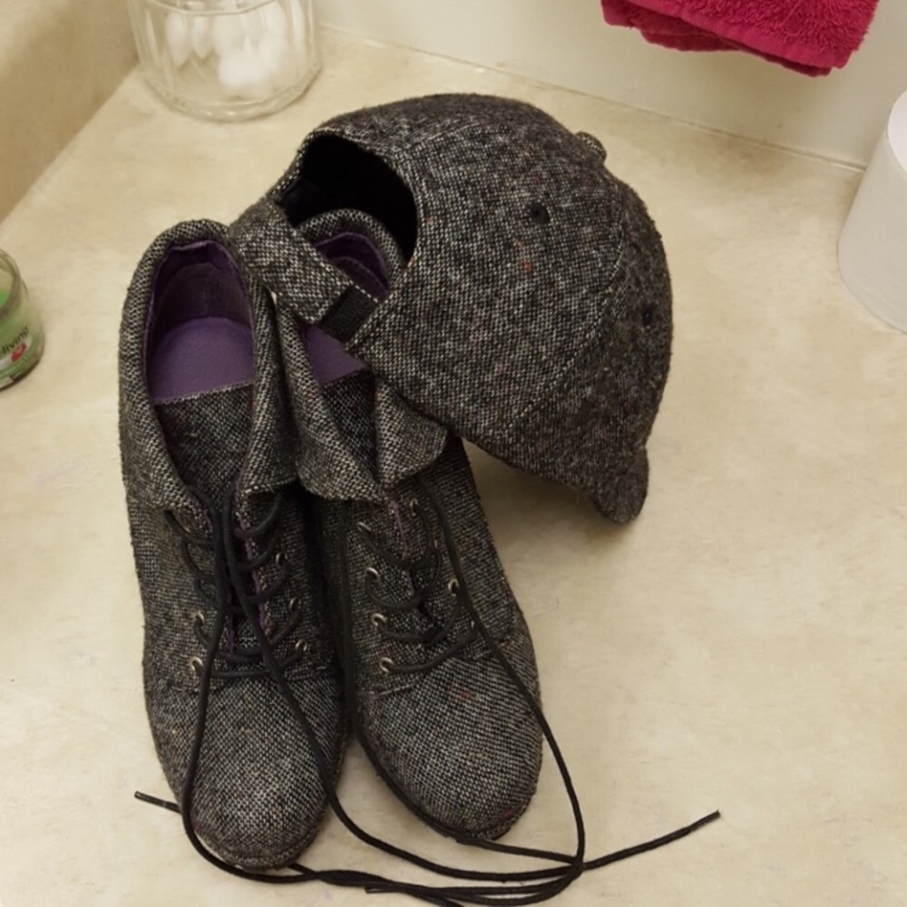 Booties w/ matching hat